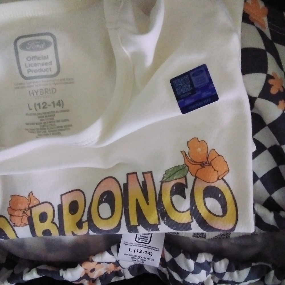 Ford Bronco Juniors Graphic T-shirt And Shorts Lounge PJ Set Sz: L (12-14) - Picture 7 of 7